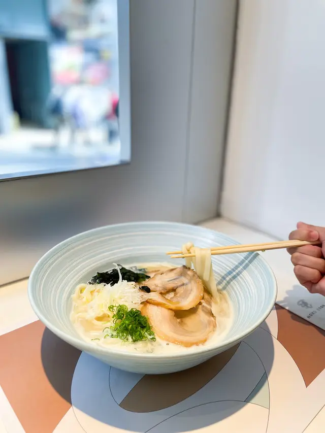 雞白湯叉燒烏龍麵