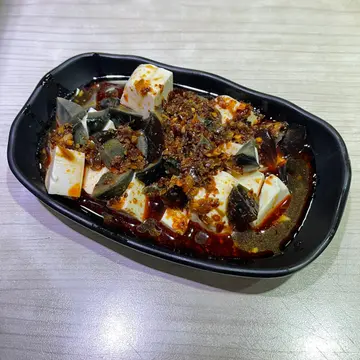 皮蛋豆腐撈