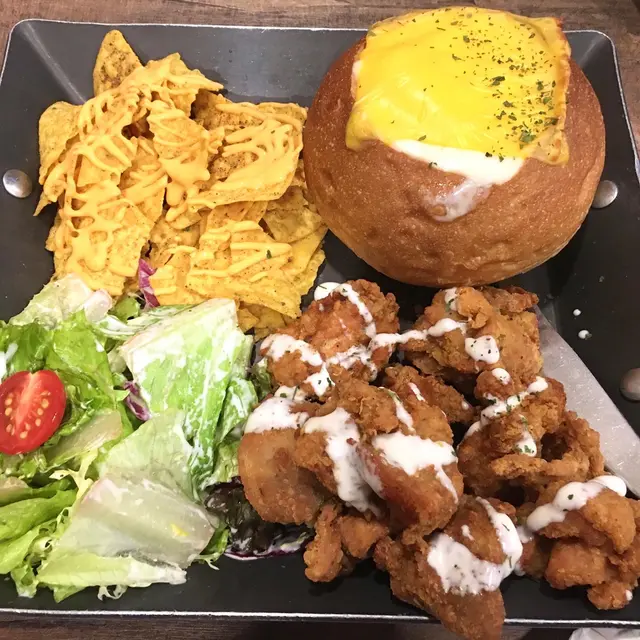 溶岩芝士炸雞麵包