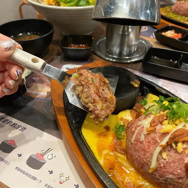 芝士蛋蒜和牛漢堡扒