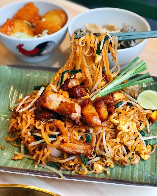 泰式雞肉炒金邊粉