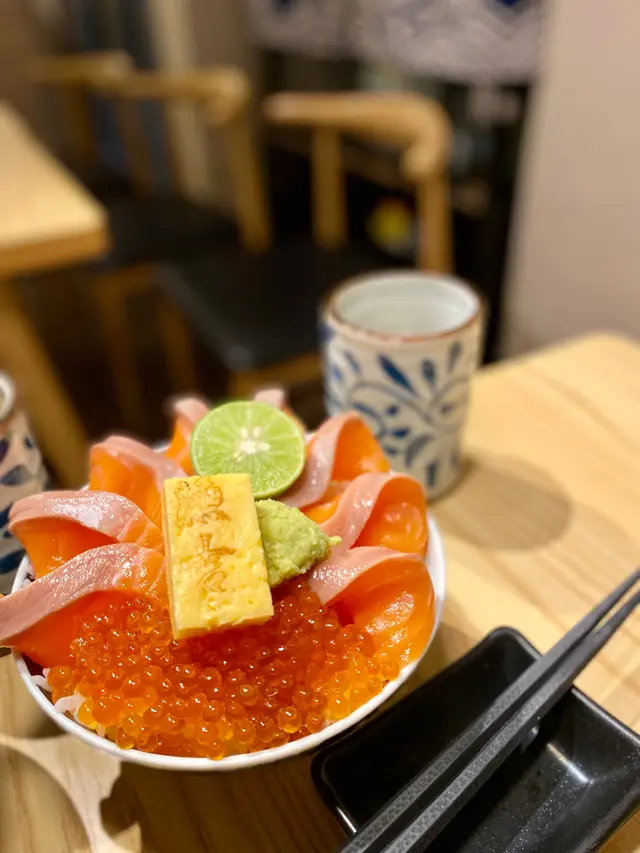 三文魚親子丼 