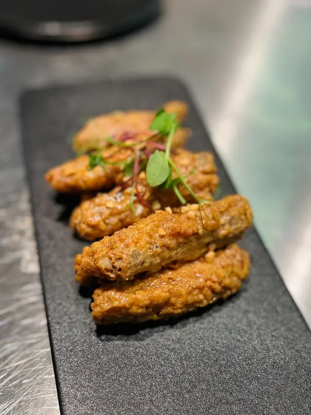 花生醬鹹蛋黃單骨雞翼