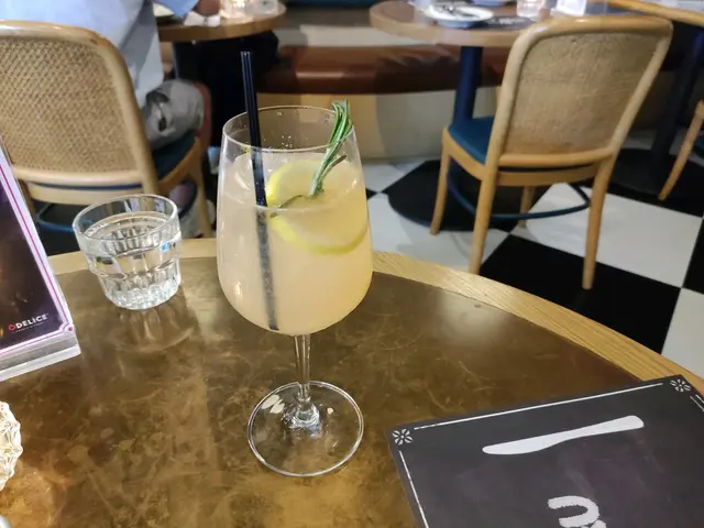 雞尾酒，氈湯力柚惑