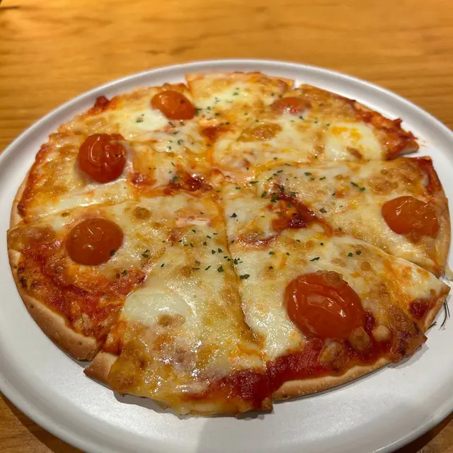 水牛芝士蕃茄pizza