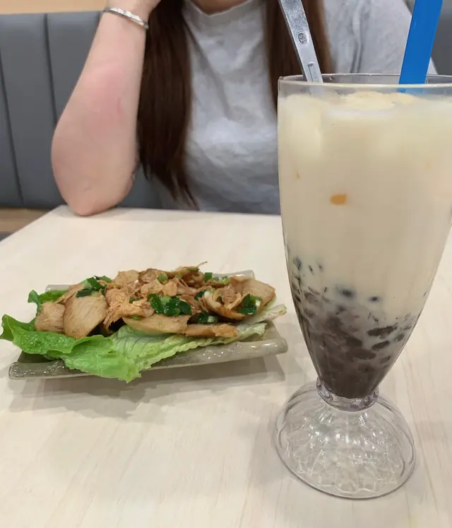 味道正常,紅豆有三份一杯,都算合理。