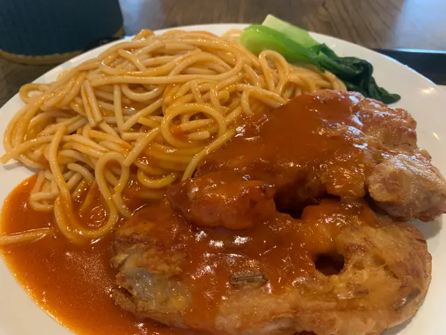 茄汁雞髀會意粉