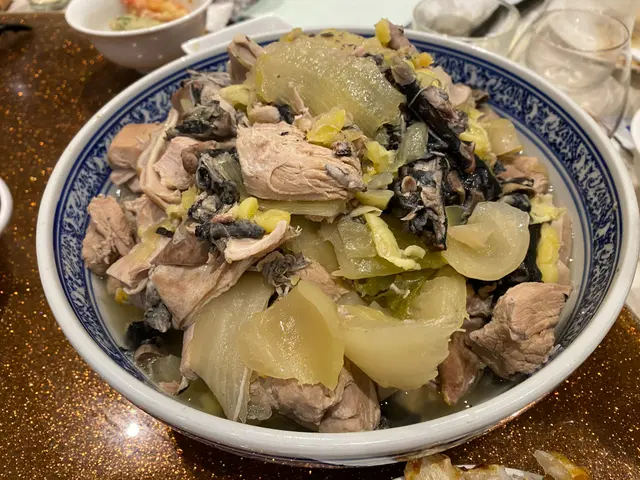 胡椒銀杏烏雞燉豬肚湯