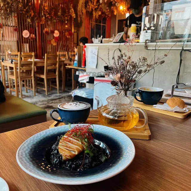 磯燒魷魚筒墨魚汁意大利飯