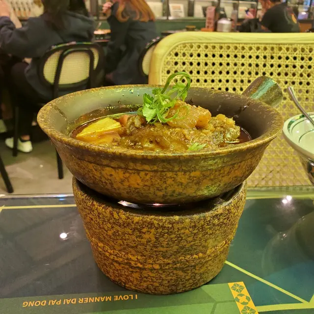 Yelo咖啡牛腩煲