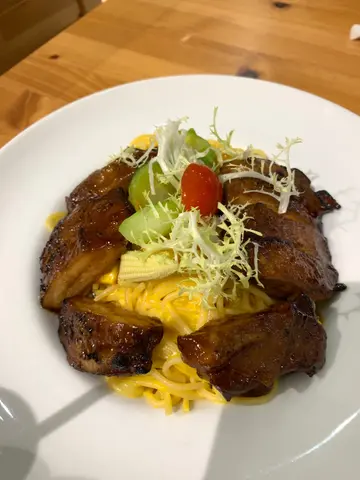 南瓜忌廉汁意大利粉配照烧鸡扒