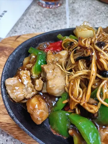 铁板豉椒排骨炒面