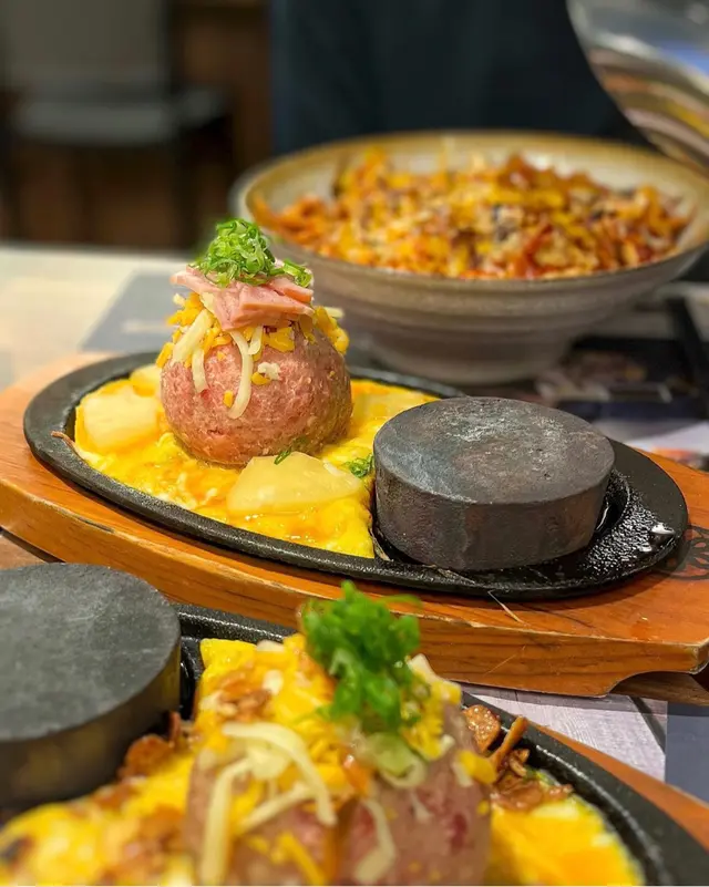 菠蘿煙肉和牛漢堡扒