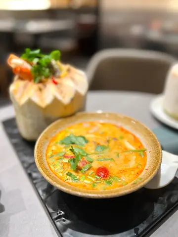 原盅椰青大頭蝦冬陰功