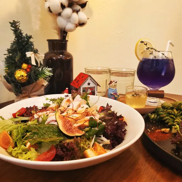 慢煮雞胸柚子汁沙律