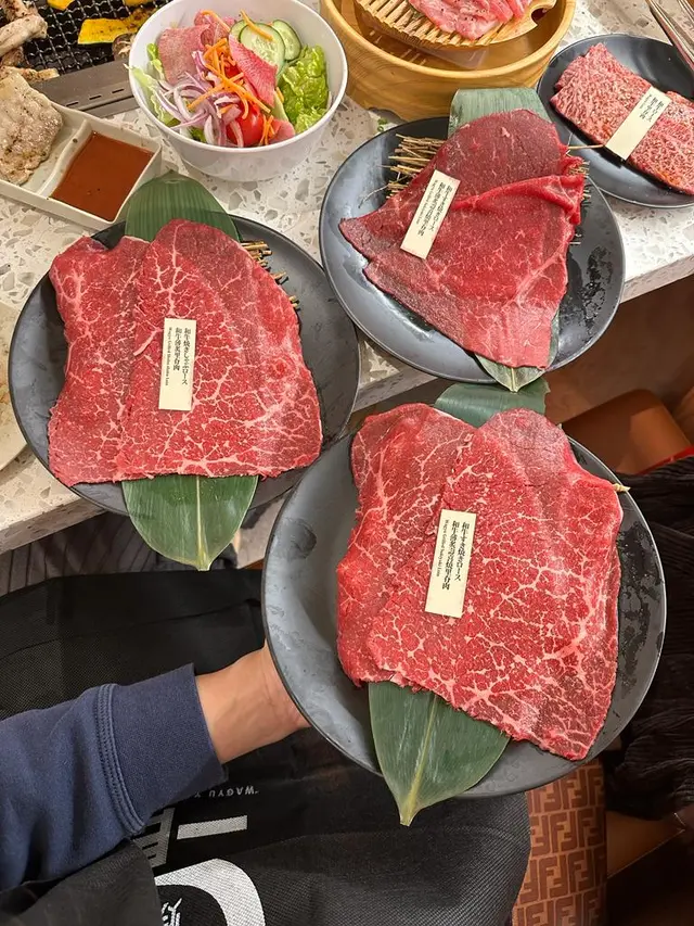 和牛薄炙壽喜燒里脊肉