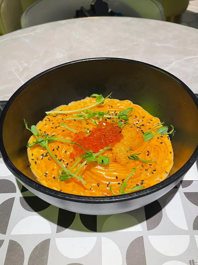 烏冬有咬口， 醬汁味道濃厚，但食物溫度凍，醬汁太杰，海膽有點少