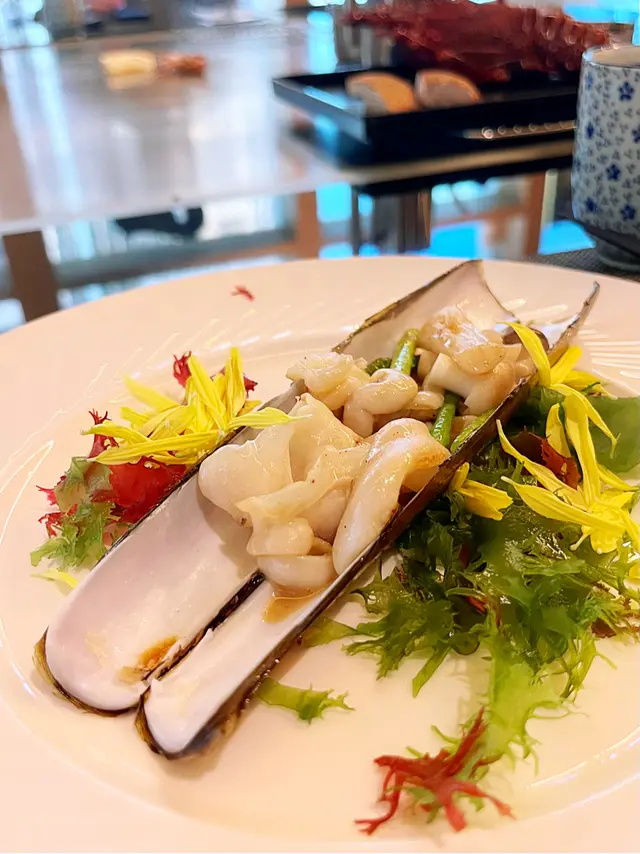 蟶子皇配香草牛油野菌