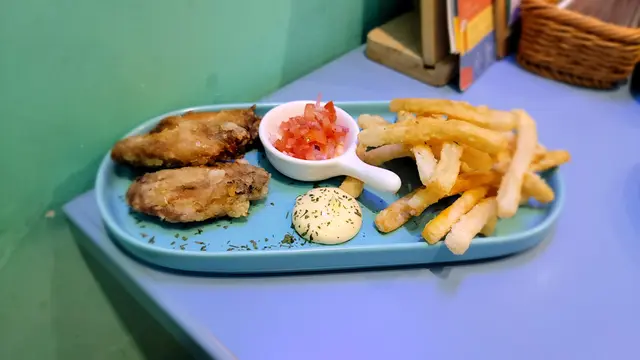 香脆雞翼+炸魚無薯條+蕃茄魚粒莎莎