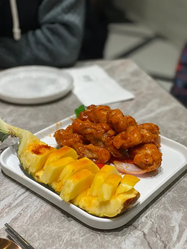 焦糖菠蘿咕嚕肉