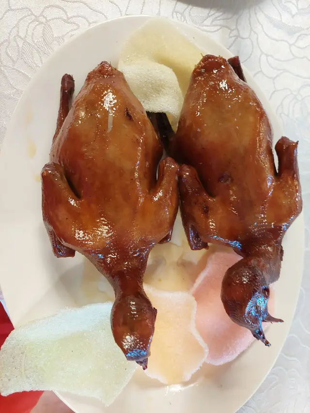 龍華招牌紅燒乳鴿