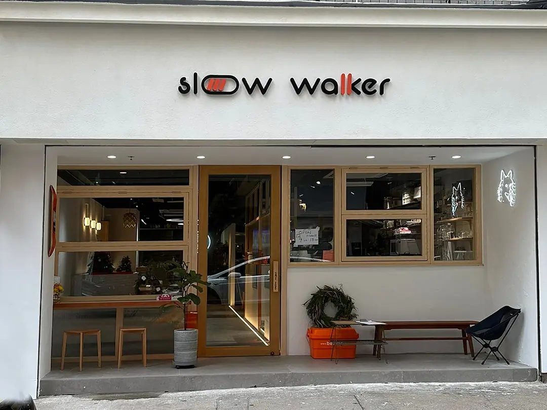 Slow Walker