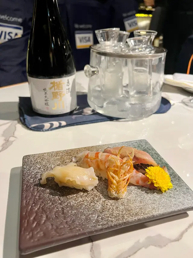 白見貝壽司· 車海老壽司 · 黑目魚壽司