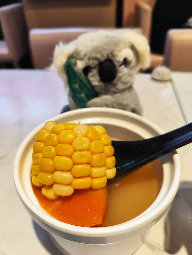 足料老火湯.有粟米.紅蘿蔔.啲湯清甜.唔覺有味精.飲後唔口喝!👍😋😋😋