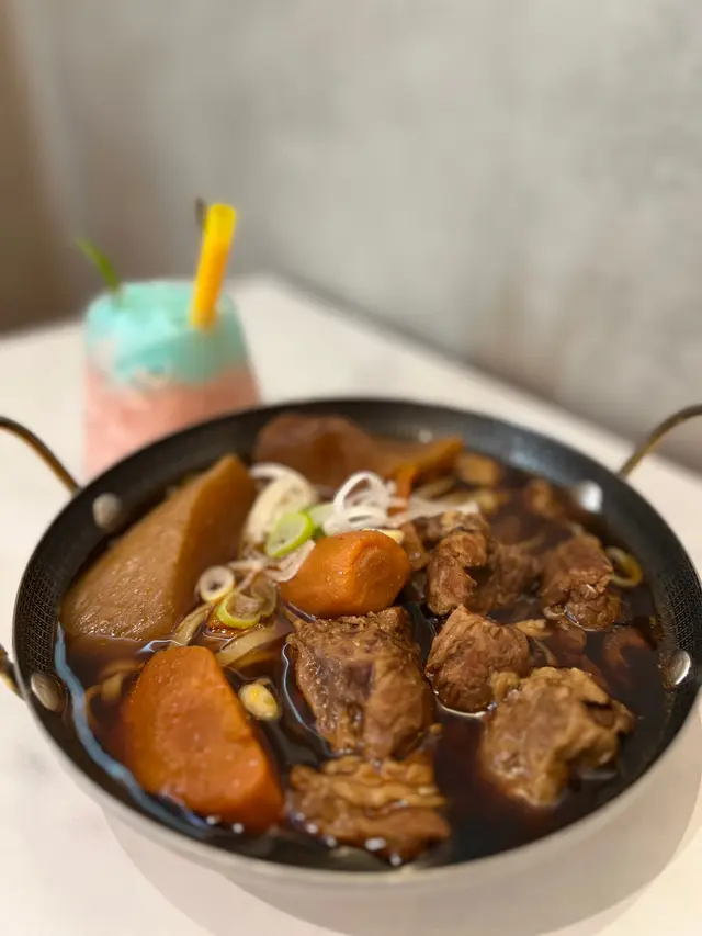 嘆嘆招牌牛肉麵