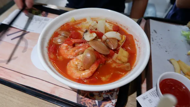 海鮮花甲蕃茄濃湯粉絲