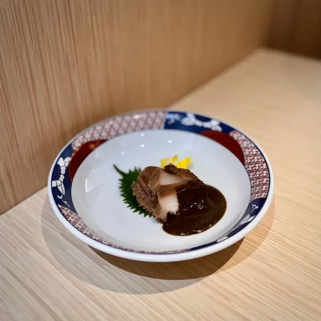 蒸鮑魚配鮑魚肝醬