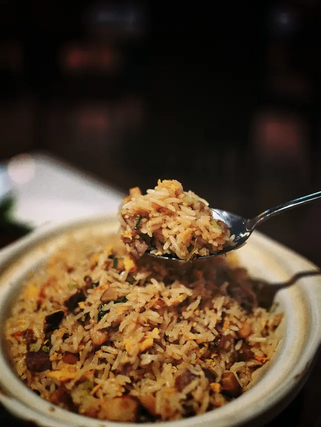 飯粒炒至乾身，粒粒分明加上芋頭口感粉糯軟綿仲有蝦乾﹑蛋花﹑蔥花等，用料豐富，食落仲有飯焦香氣