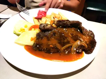 牛扒配薯菜