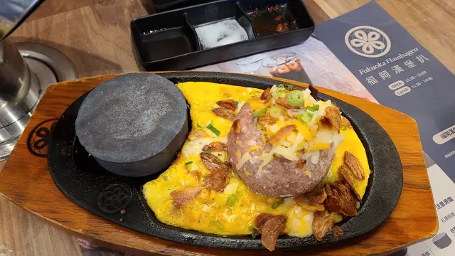 芝士蛋蒜和牛漢堡扒