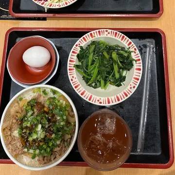 香蔥溫泉蛋牛丼
