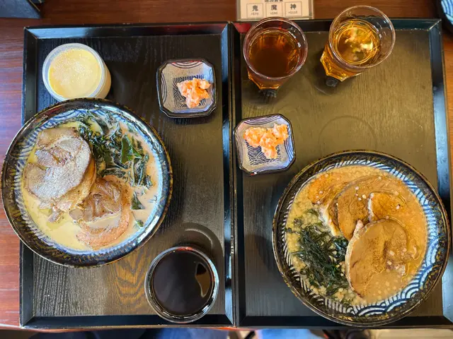 秘製當歸雞白魚介湯; 醬油豚背脂魚介湯