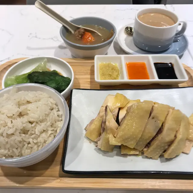 全港最平最好食的有骨雞飯!