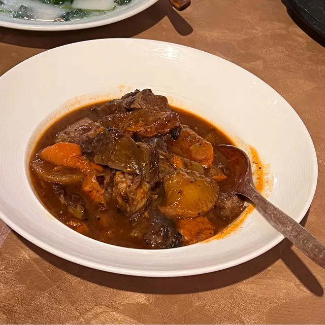 韓泡汁煮牛面肉配雙色蘿蔔