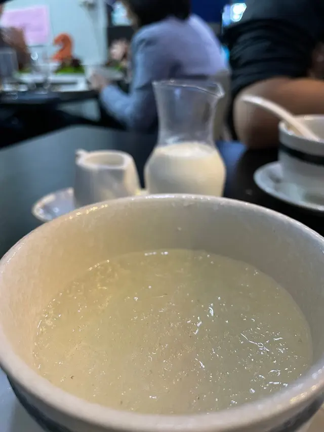 椰汁鮮奶燉雪燕