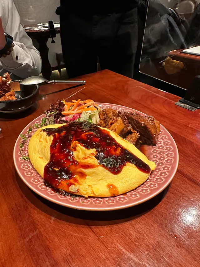 日式紅酒牛肉蛋包飯