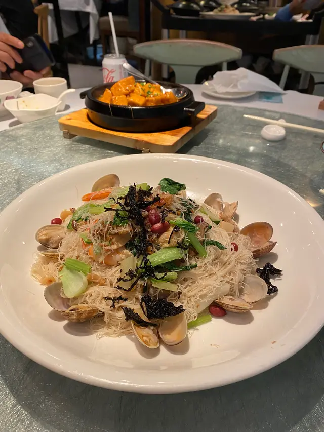 好足料既炒米粉  但一定要配佢個辣汁黎食  一流