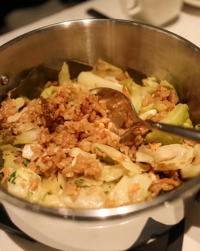 鐵鍋包菜飯