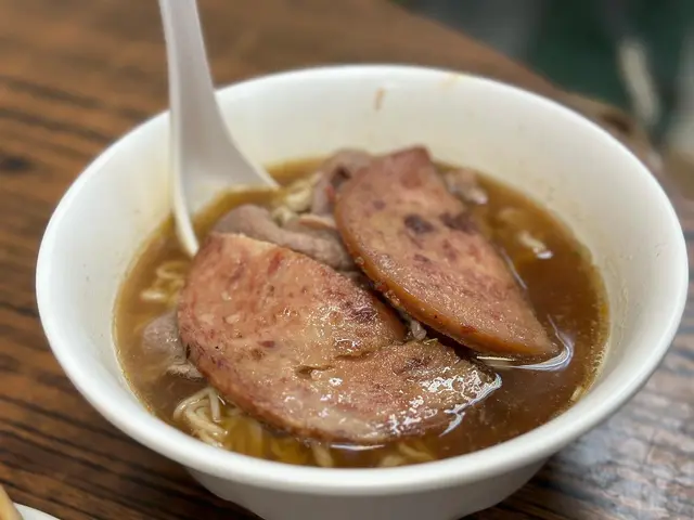 鮮牛肉餐肉麵