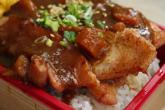 咖喱豚肉丼