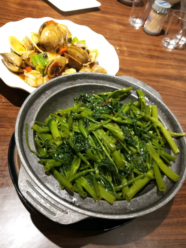 咸魚茸飛天通菜煲