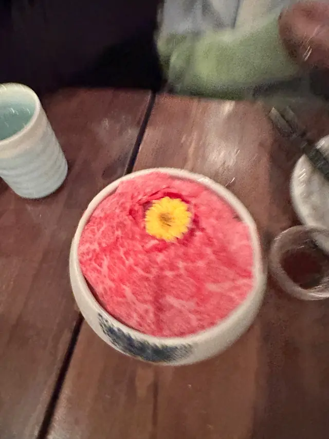 和牛刺身, 視覺比味道好,影相好靚