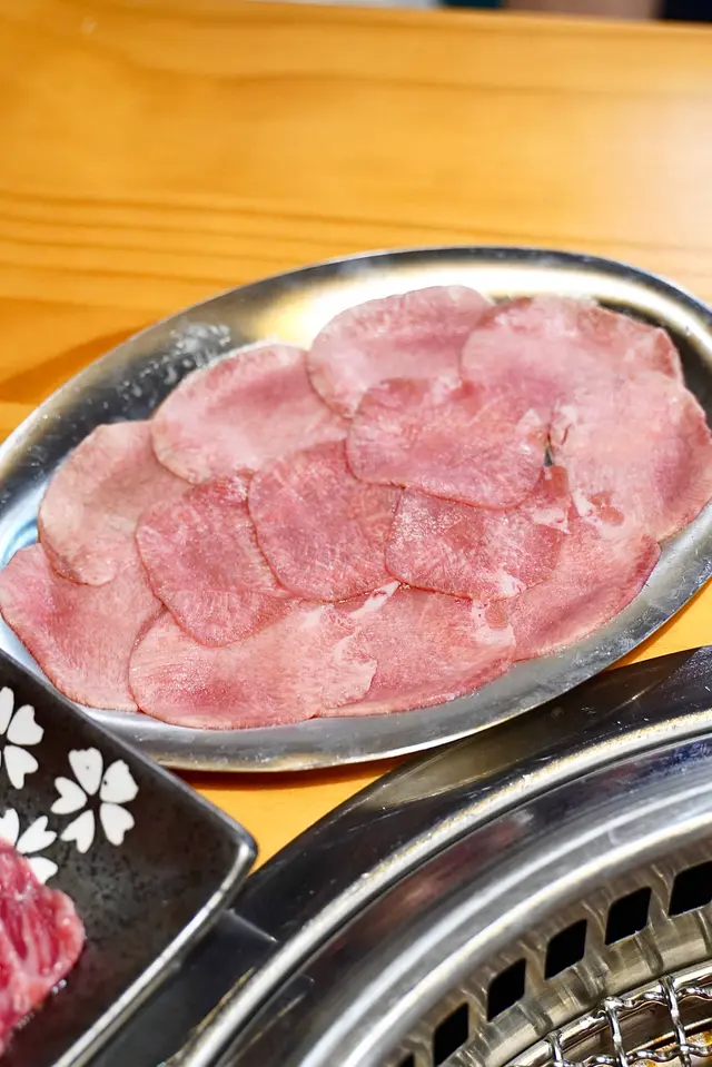 薄切牛舌