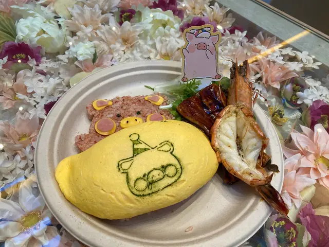 「 #LuLu豬粉紅慶典蛋包飯 🍛