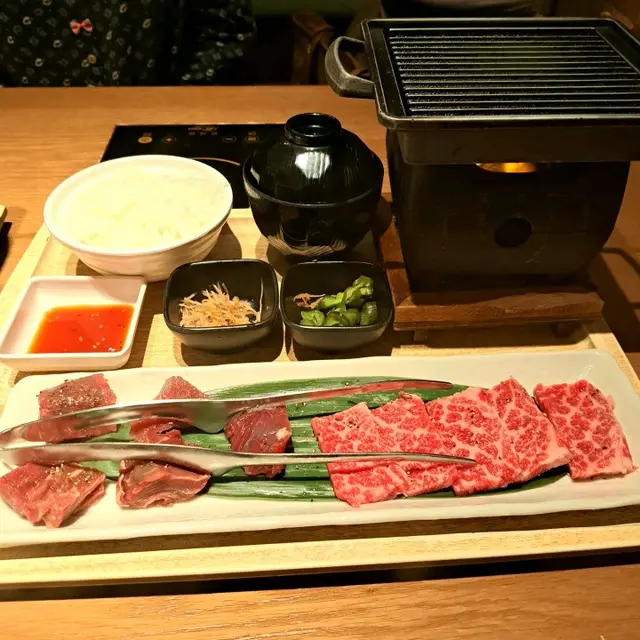 安格斯牛小排及牛柳粒定食