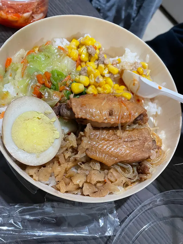 百芳滷雞翼便當